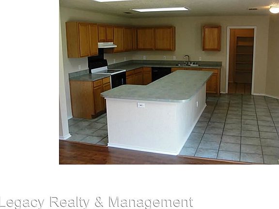4th image of 12218 Peachtree Ln