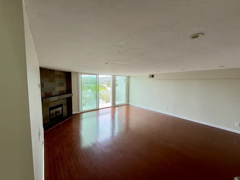 2431 La Costa Ave #D — Photo 2