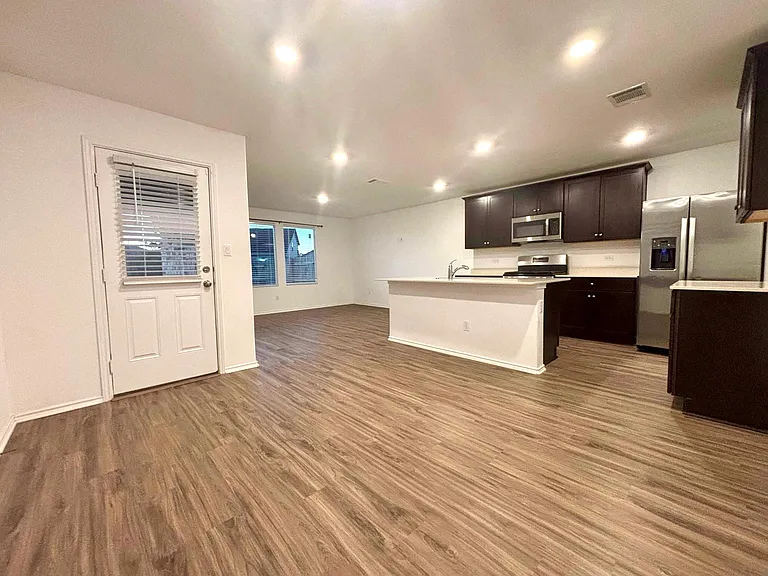 176 Andross Ln — Photo 6