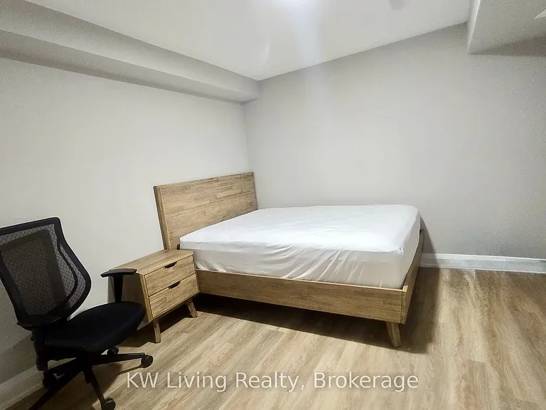 33 Valleo St — Photo 18