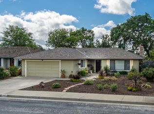 1030 Trinity Dr, Hollister, CA