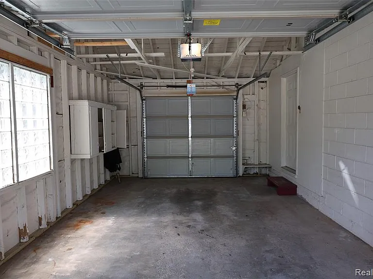 4121 Seminole Dr — Photo 36