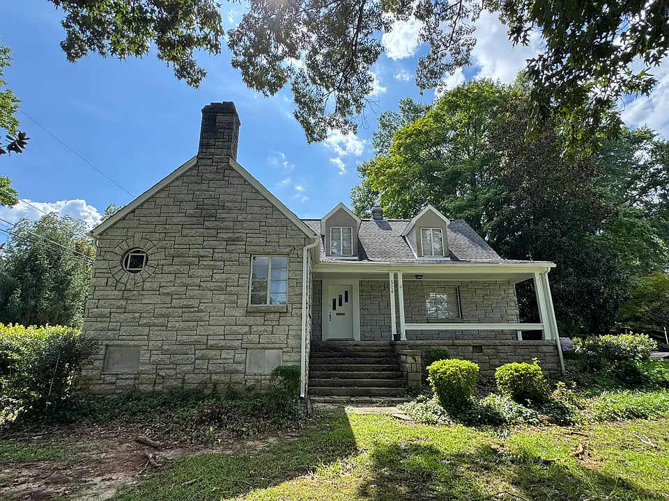 504 Parkview Dr