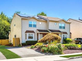 10 Jeremy Dr, Dayton, NJ 08810