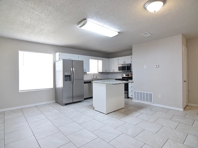 4613 Hank Dr — Photo 6