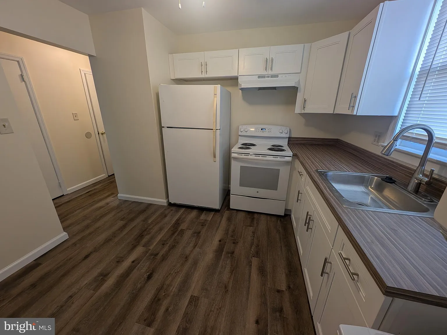 1 bed, 774 sqft, $1,660 — Photo 4