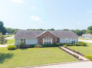 1552 S Tally Ho Dr, Fayetteville, AR 72701