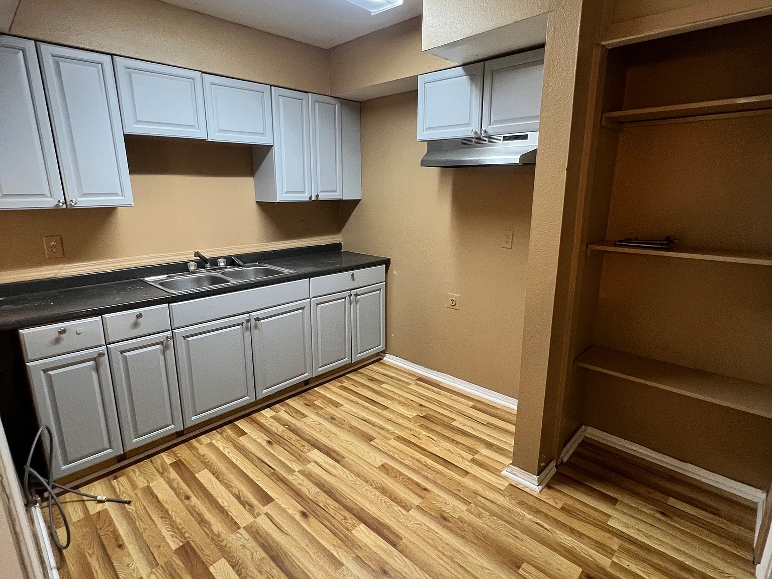 2 bed, 1100 sqft, $1,200 — Photo 4
