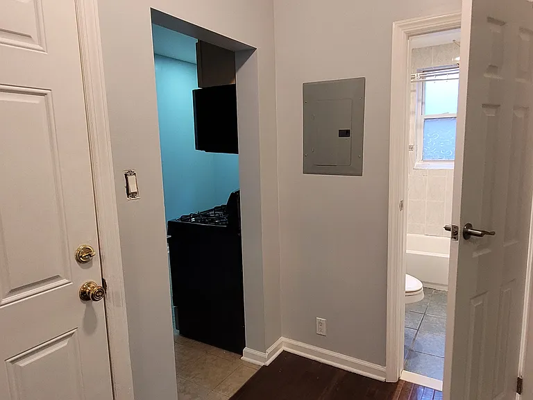 232 Lexington Ave #5 — Photo 11