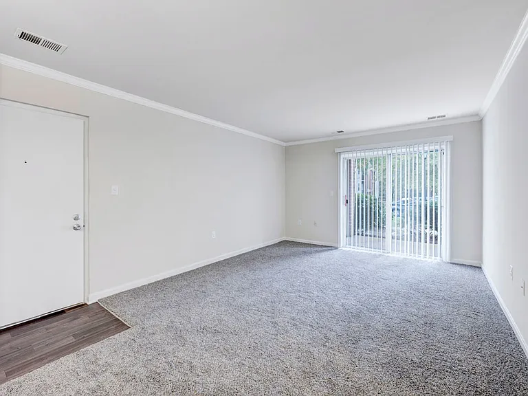 8206 Streamside Pl — Photo 4
