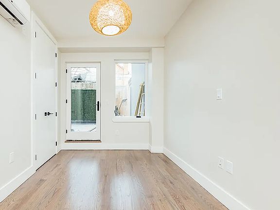 3rd image of 987 Rogers Ave #1F