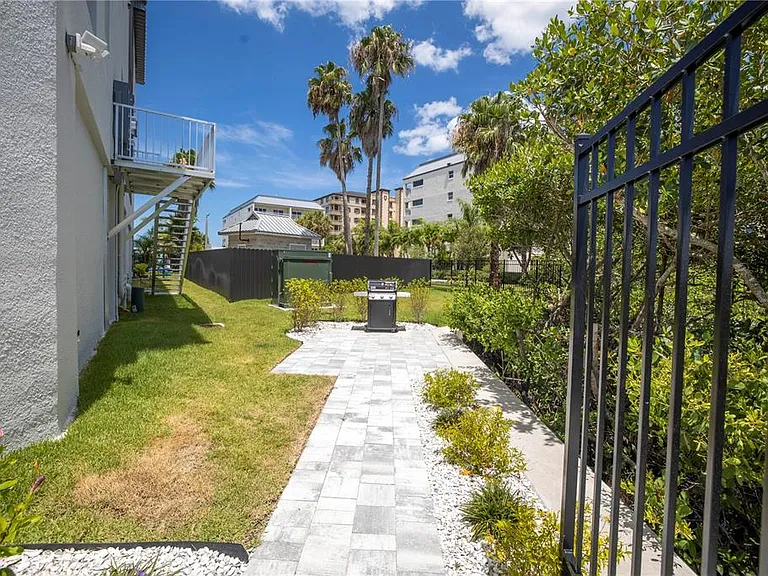 19505 Gulf Blvd #304 — Photo 75