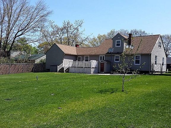 3rd image of 17 Glen Forest Ln
