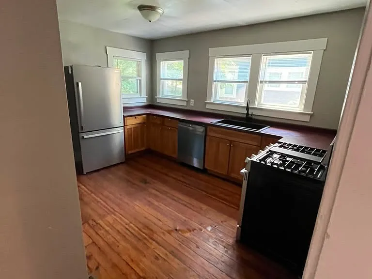 312 S McClellan St — Photo 11
