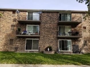5846 W 77th St #3-101, Burbank, IL 60459