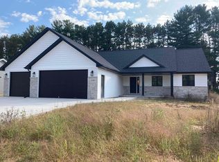 2100 Abbey Rd, New London, WI 54961