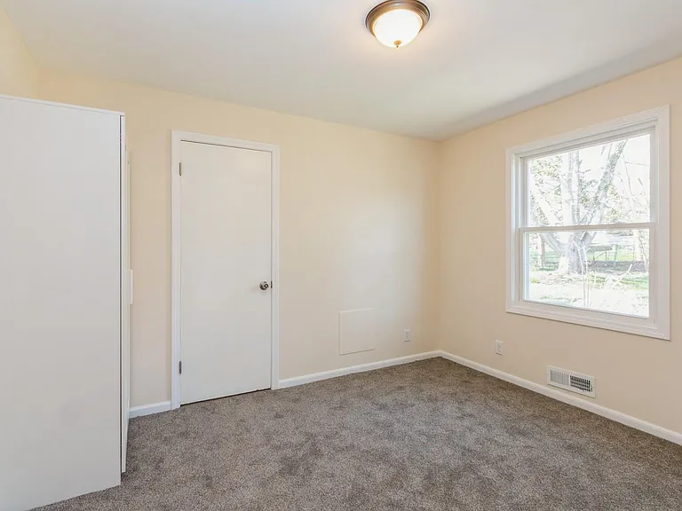 4608 W 63rd St — Photo 12