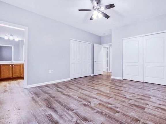 5th image of 900 Southmoor Dr #206