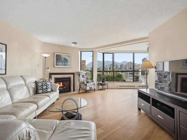 1490 Pennyfarthing Dr #602, Vancouver, BC V6J 4Z3