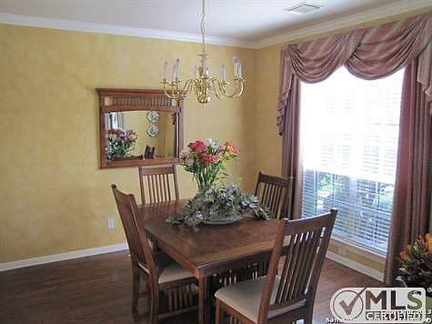 3rd image of 3023 Fall Way Dr