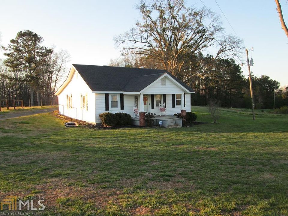 2nd image of 245 Dot Rd