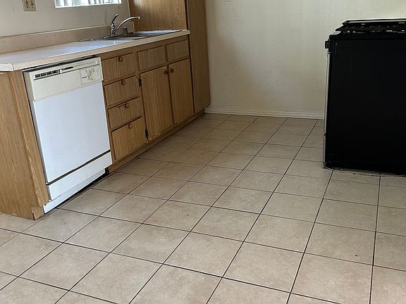 4th image of 2423 Nina St APT 2