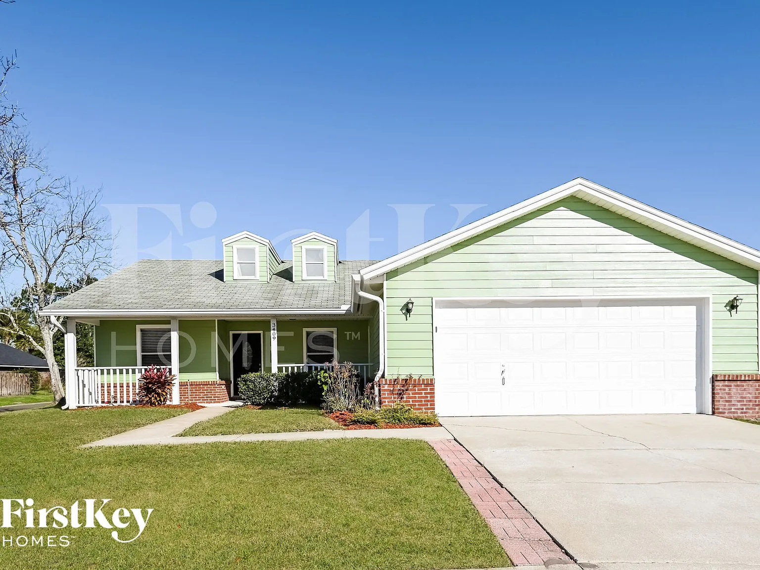 3 bed, 2.0 bath, 1550 sqft, $2,070 — Photo 1
