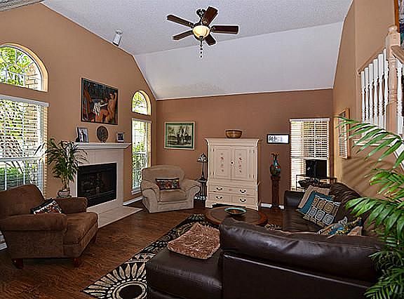 4th image of 2240 Meadowstone Dr