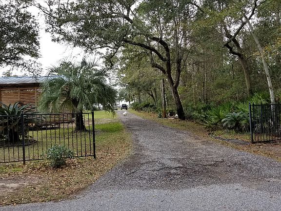 Entrance to bay house.