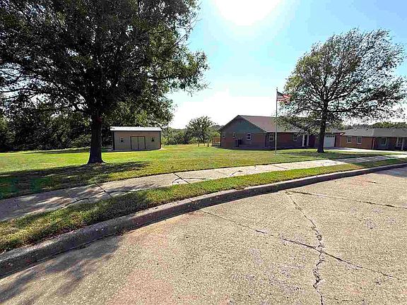 2nd image of 120 Sequoia Dr