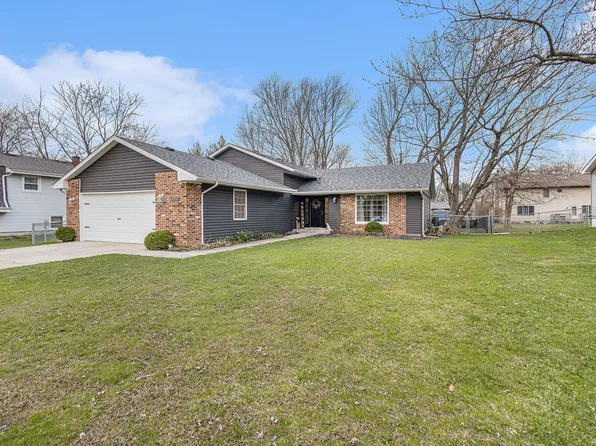 4292 Park Pl, Crown Point, IN 46307