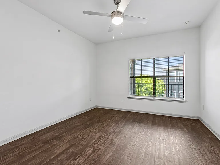 401 Teravista — Photo 30