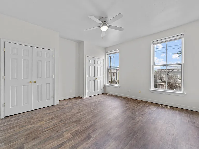 931 W Clay St — Photo 10