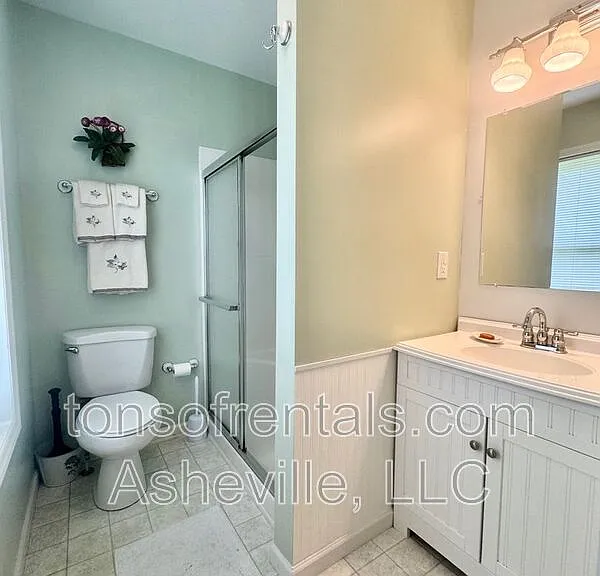900 Hebron Rd — Photo 26