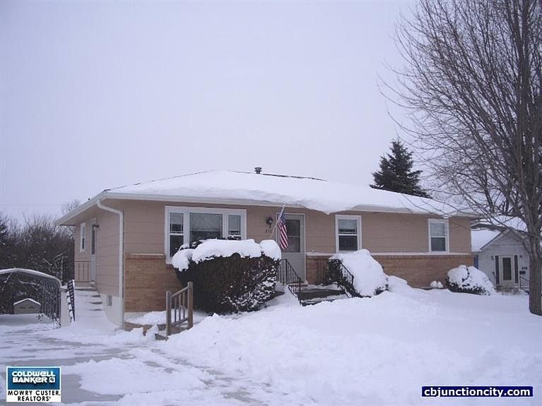 1st image of 216 Lakeview St
