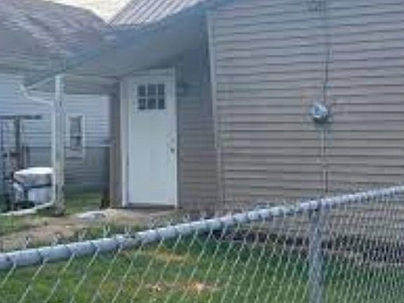 2nd image of 117 Harrison St