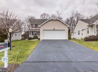 734 W Glenview Dr, West Grove, PA 19390