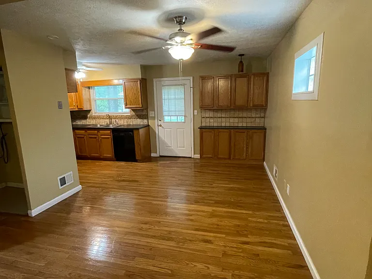 205 Federal Ct — Photo 6