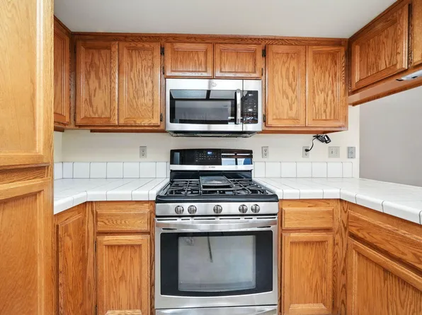 2585 Meadow View Dr, Red Bluff, CA 96080