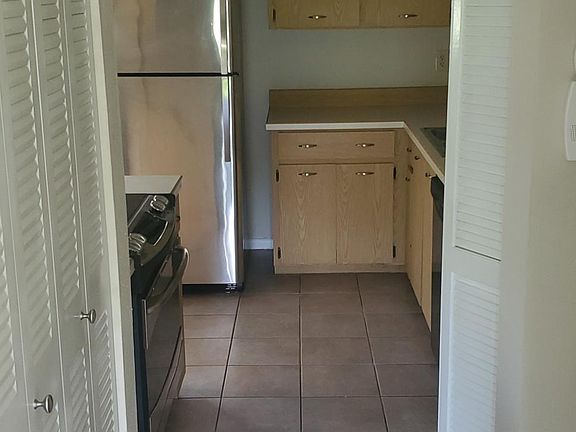3rd image of 1400 E Central Blvd