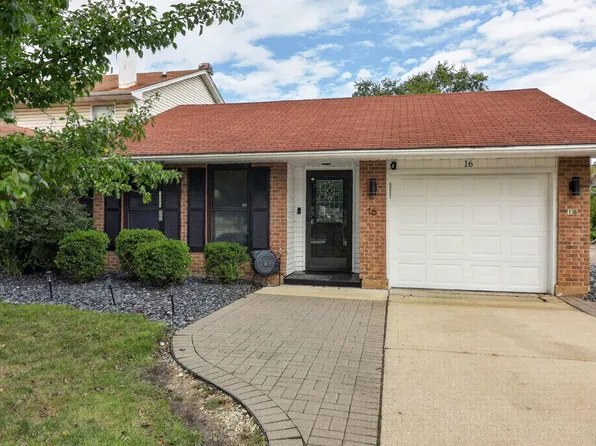 16 Majestic Dr #1, Lombard, IL 60148