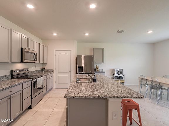 4th image of 290 Sunset Point Dr