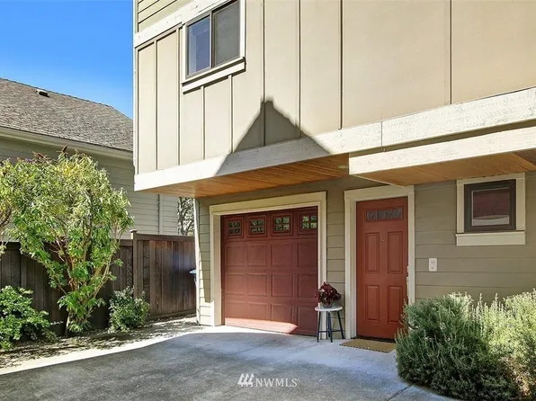 466 N 43rd St, Seattle, WA 98103