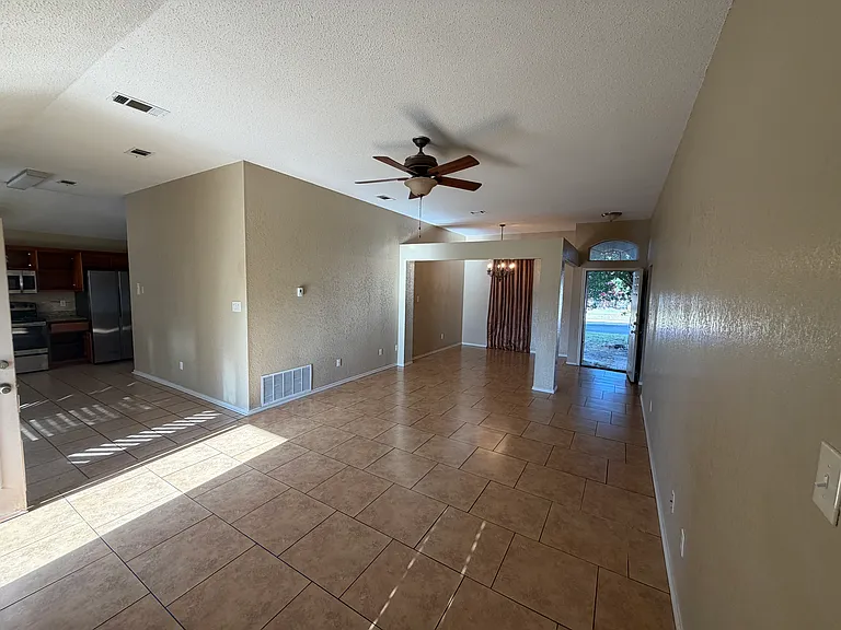 2207 Waterfall Dr — Photo 10