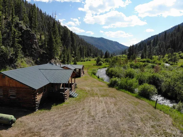 1376 Yellow Jacket Rd, North Fork, ID 83466