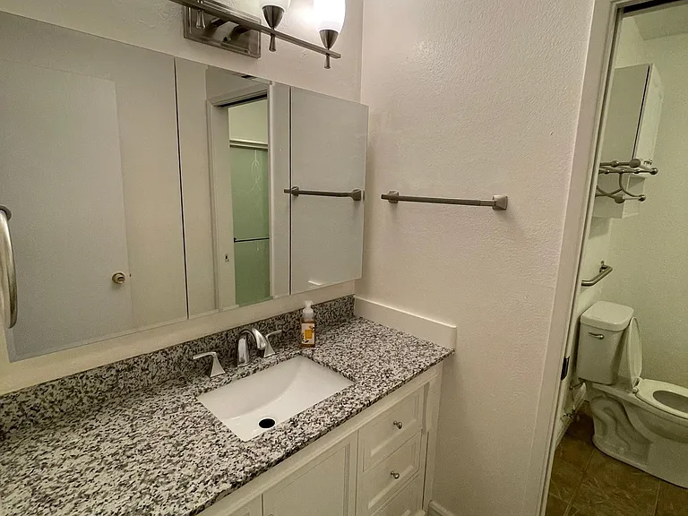 1362 E Oak Ave — Photo 14