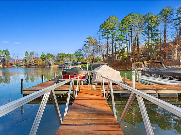 3rd image of 109 Shelter Cove Dr