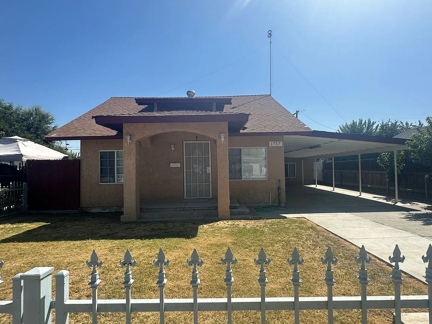 Oldie but Goodie 3 BD/1BA near schools — Photo 1