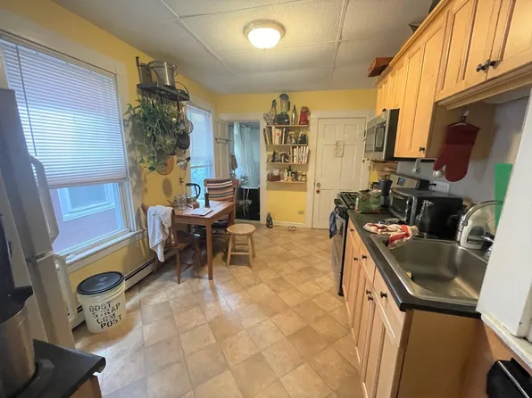 22 Dell St, Somerville, MA 02145