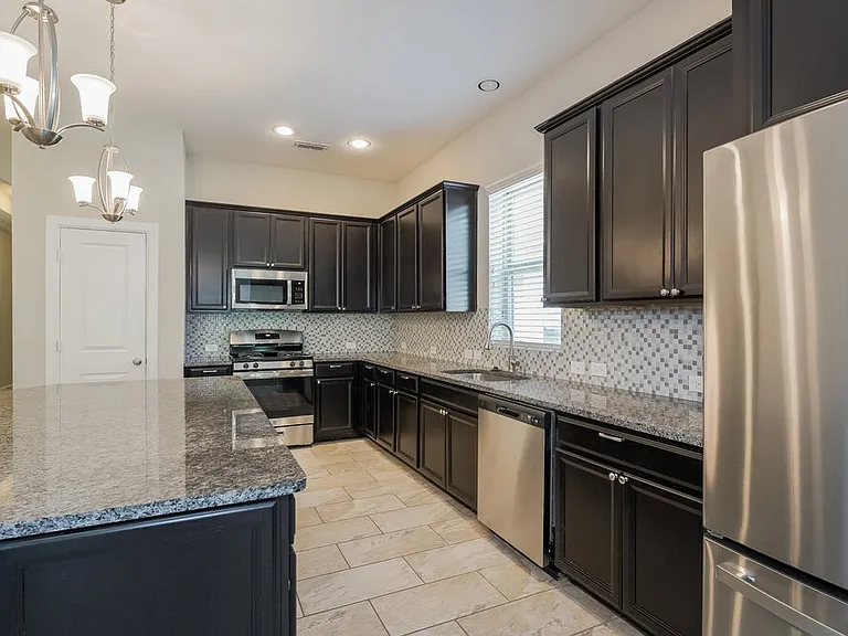 415 Rocky Briar Ct — Photo 8